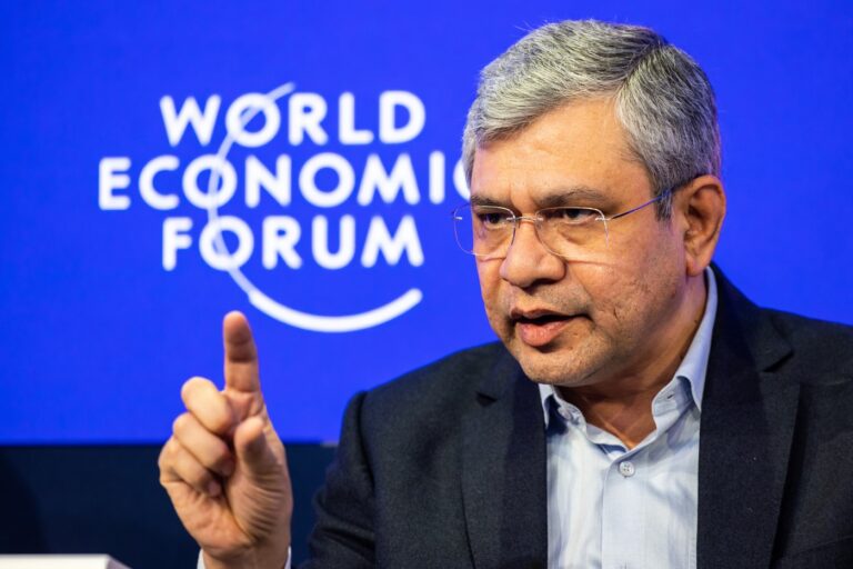 Indický minister Ašvini Vaišnav na fóre v Davose. Foto: World Economic Forum / Avalon / Profimedia