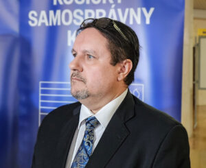 Košická krajská správa ciest čelí ďalším podozreniam. Ignoruje poslancov aj komisiu