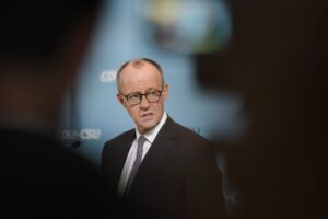 Od Merza neočakávajme vzburu proti establishmentu. Pôsobí v ňom celý život