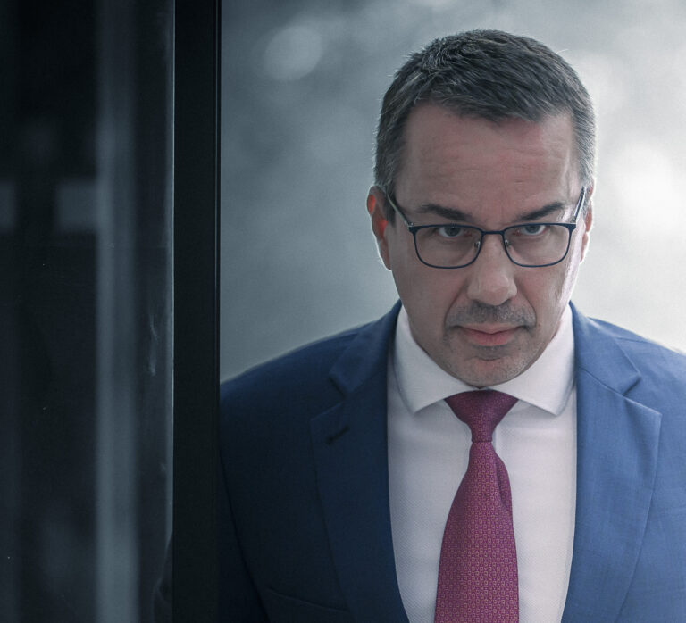 Počet ľudí na PN klesá, štát ušetril desiatky miliónov eur