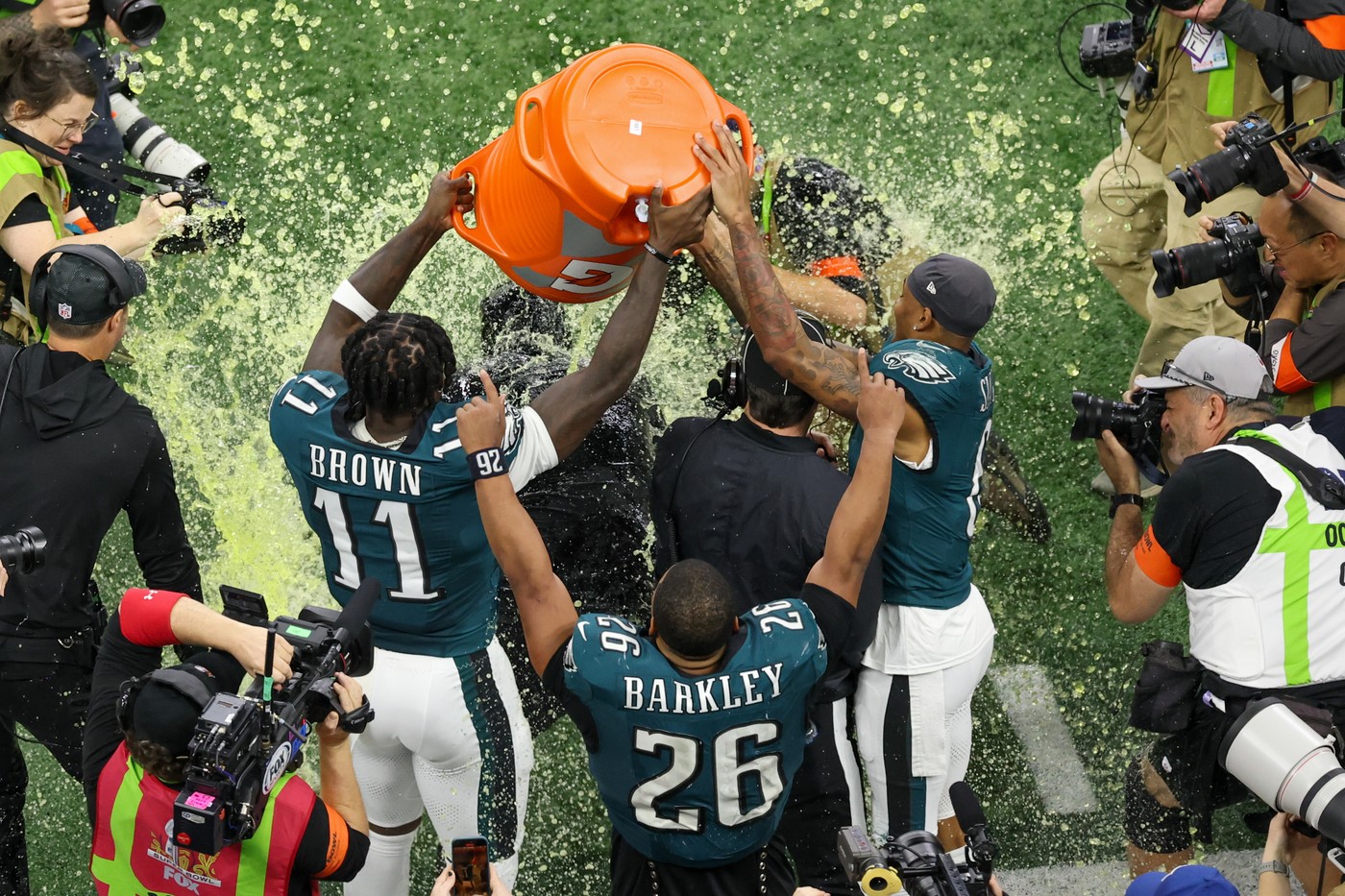 Hráči Philadelphia Eagles okolo Nicka Sirianniho. Foto: David Buono/Icon Sportswire / Newscom / Profimedia