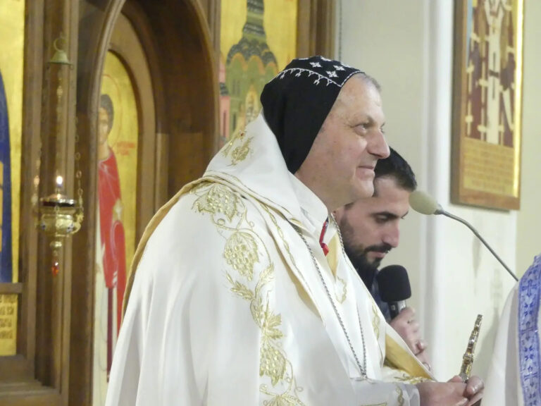 Arcibiskup Jacques Mourad počas slávenia svätej liturgie v Katedrále povýšenia Svätého kríža v Bratislave 25. marca 2025. Foto: Stanislav Gábor