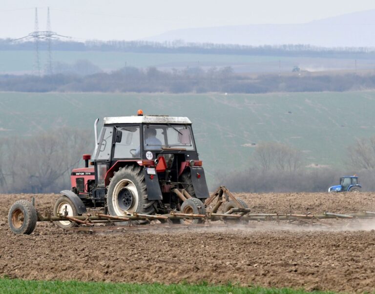 Nemeckí farmári sa sťažujú na vysoké ceny nafty a hnojív
