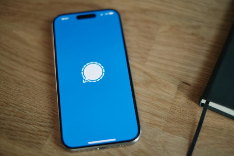 Berlín varuje pred kyberhrozbou, útoky na Signal spája s Ruskom