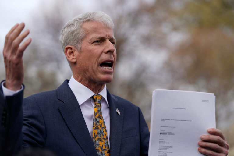 Chris Wright : Alkis Konstantinidis/Reuters