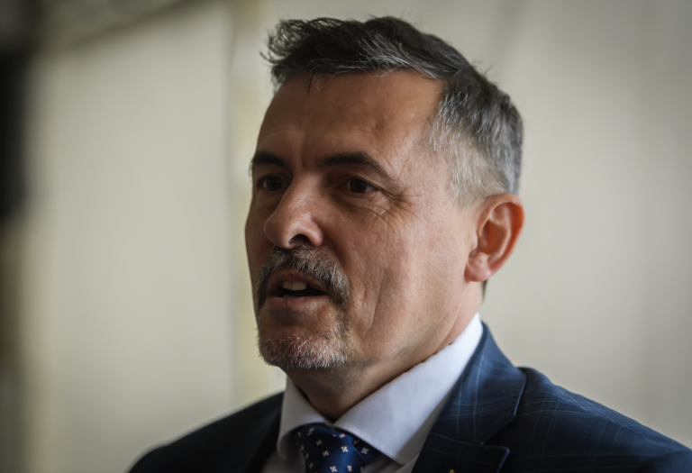 Machalove jazykové návrhy pre STVR vyvolali kritiku politikov