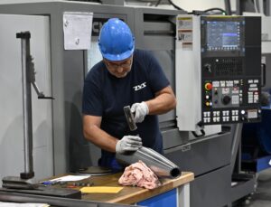 Výdavky na obranu bolia našu peňaženku hneď dvakrát