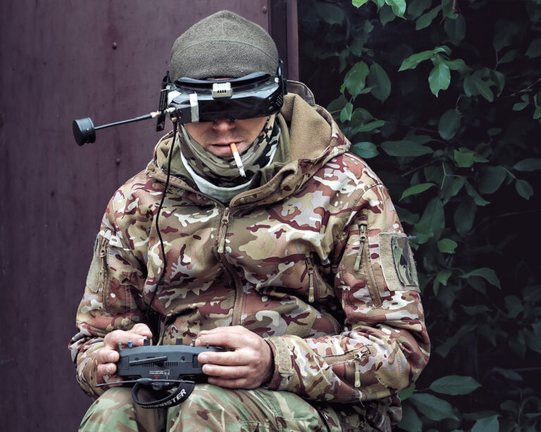 Vojenský operátor drona. Lyptsi, Ukrajina. Foto: Yan Dobronosov/Global Images Ukraine via Getty Images