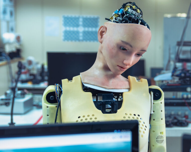 Robot s ľudskou podobou. Hongkong, Čína. Foto: Stringer/Anadolu Agency via Getty Images