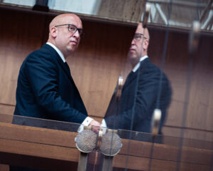 Fico chce rozostavať Slovensko aj na úkor zadlženia. Netreba sa toho báť, tvrdí