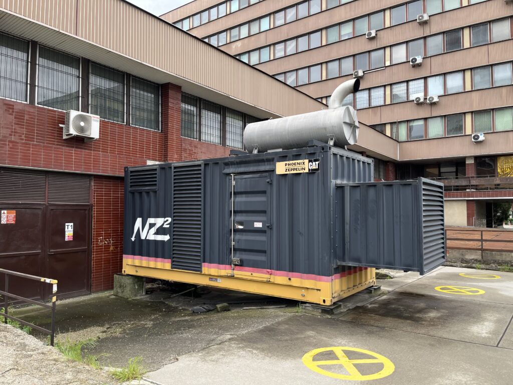 Záložný zdroj na Finačnom riaditeľstve. Foto: Martin Chabada