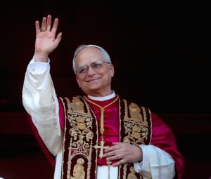 Čo prezrádza portrét, podpis a erb pápeža Leva XIV.?