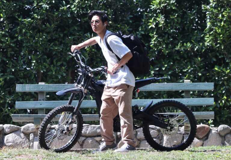 Čínsky elektrický momocykel Sur-ron. Foto: SL, Terma / BACKGRID / Backgrid USA / Profimedia
