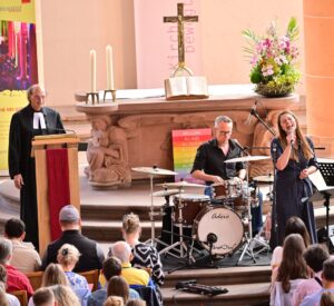 Vezmi nás do kostola, Taylor! Otázky teológov o „Bohoslužbách Taylor Swift“