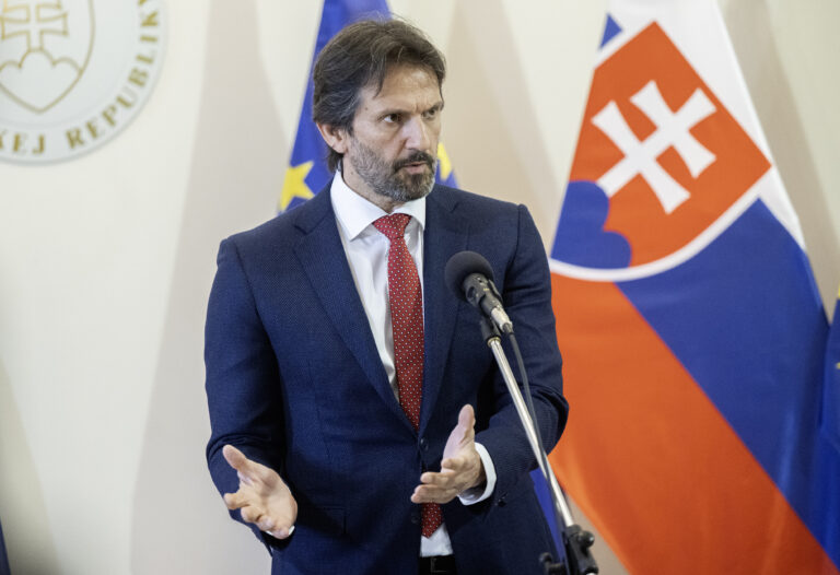 Slovensko a Portugalsko podpísali dohodu o obrannej spolupráci