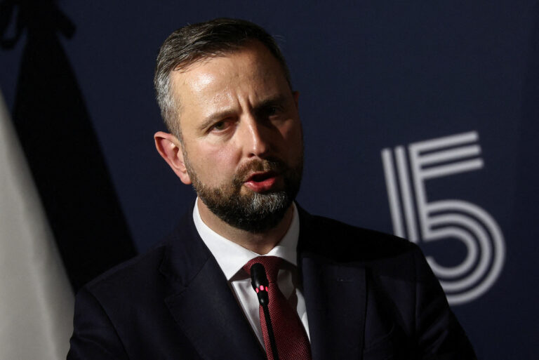 Poľský minister obrany Wladyslaw Kosiniak-Kamysz na tlačovej konferencii.