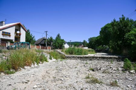 Slovensko čelí suchu. Voda odteká a s ňou aj peniaze