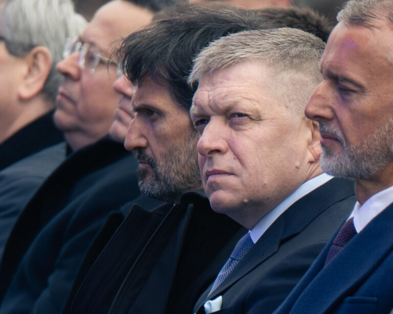 Sprava Richard Raši, Robert Fico, Robert Kaliňák a Ladislav Kamenický. Foto: Martin Baumann/TASR