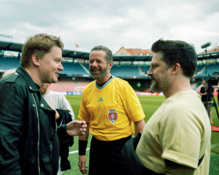 Film Kúzlo derby v letnom kine s pohárom piva pobaví