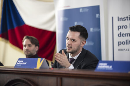 Šéf mladých kádehákov: Ideologické experimenty zašli priďaleko