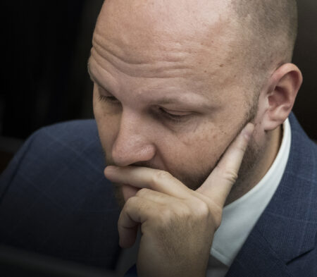 Záhada beztrestného darovania migov