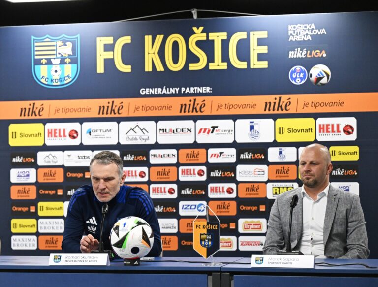 Realizačný tím FC Košice, sprava Marek Sapara a Roman Skuhravý. Foto: František Iván/TASR