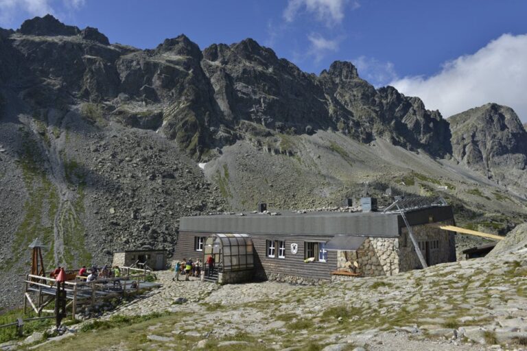 Zbojnícka chata vo Veľkej Studenej doline vo Vysokých Tatrách. Foto: TASR/Milan Kapusta 