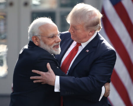 Trump trestá Indiu za zvrchovanosť. Rusko a Čína otvárajú náruč