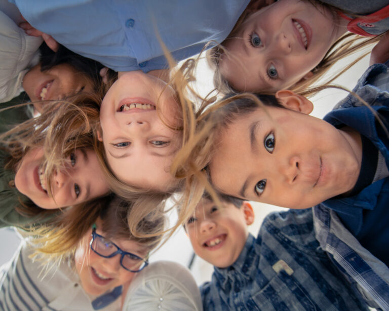 Immer mehr Kindergeld aus Deutschland und Österreich geht ins Ausland. Foto: FatCamera/Getty Images