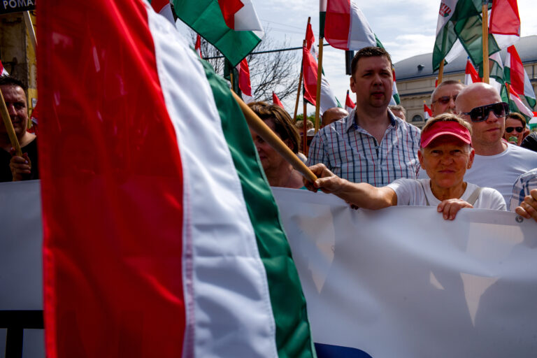 V Maďarsku prišlo k urnám mnoho voličov už v prvých hodinách