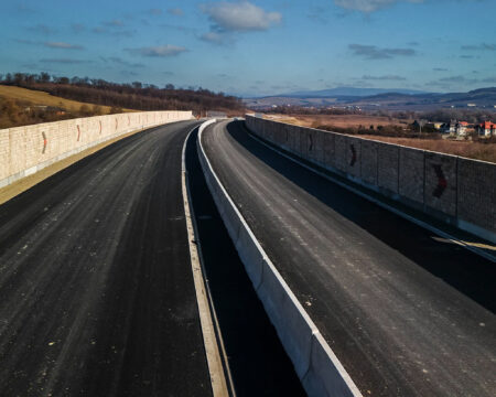 Už onedlho pribudnú diaľničné úseky s tunelmi pri Žiline a Ružomberku i obchvat Košíc