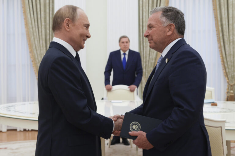 Ruský prezident Vladimir Putin prijal v Kremli vyslanca amerického prezidenta Stevea Witkoffa. Foto: TASR/AP