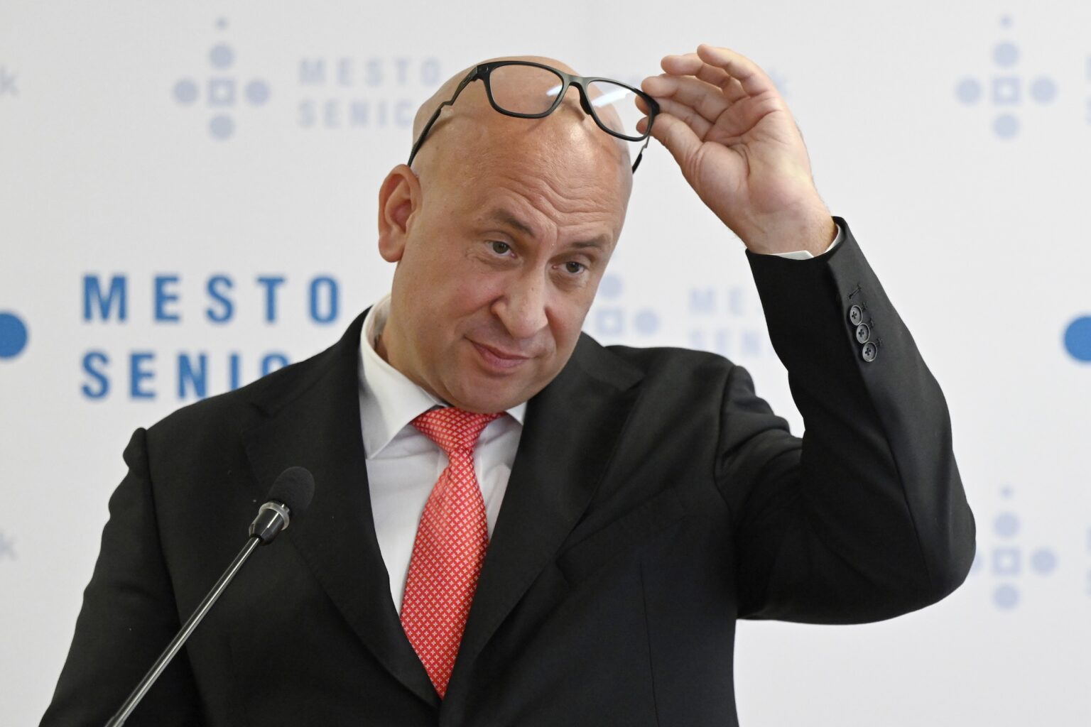 Minister dopravy Jozef Ráž.
