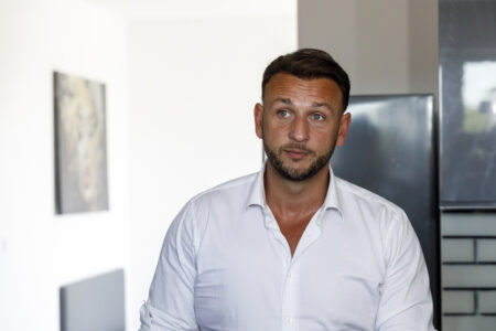 Karas: Šutaj Eštok neriadi svoj rezort, ale zachraňuje Hlas