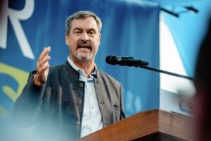 Bavarian Minister-President: Ban on combustion engines threatens thousands of jobs