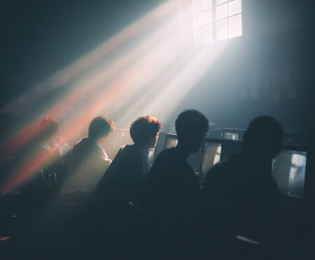 Školy čaká AI revolúcia. Deti odovzdávajú perfektné práce, no ich myslenie lenivie