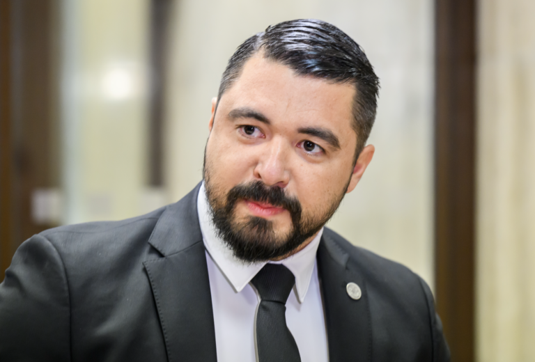 Polícia uzavrela incident s limuzínou. Patrila SIS, tvrdil Šeliga