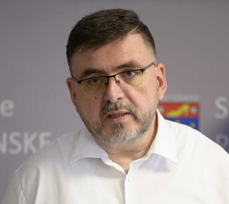 Zmena sviatku vyvolala chaos, mestá riešia 8. máj po svojom