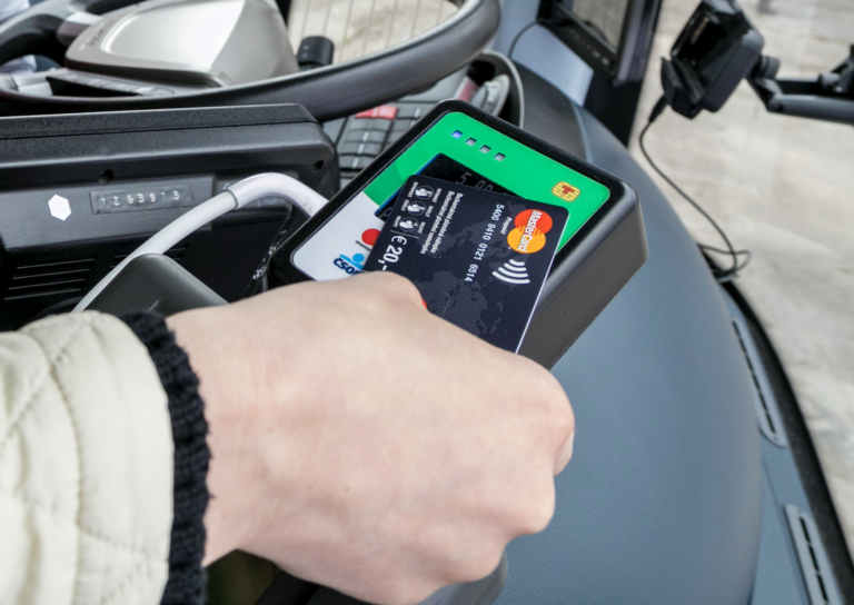 Štát podľa finančnej správy nezaviedol povinné QR platby