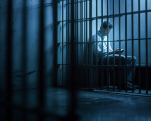 Násilie vo väzniciach či nedôstojné prehliadky. Ombudsman skúmal podmienky odsúdených