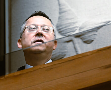 Kamenický ohlásil ďalšiu emisiu dlhopisov pre občanov. Štát im však ponúka nižší výnos ako vlani