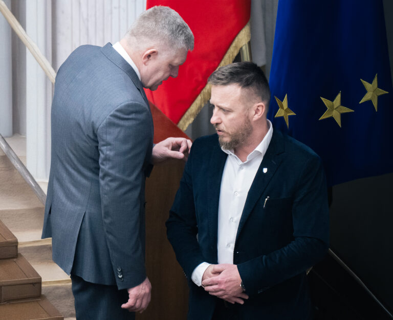 Robert Fico a Peter Kotlár. Foto: Martin Baumann / TASR