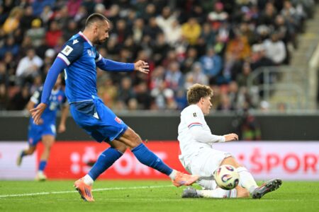 Calzonovi zverenci zostávajú v hre o priamy postup na šampionát. Tromfy už držia Nemci