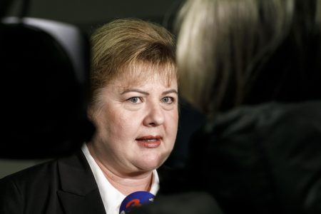 Sestrám zvýšia platy o 250 eur. Odbory: bez ďalších krokov to nezastaví krízu personálu