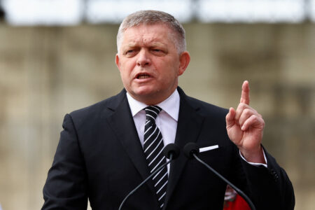 Fico: Ja vojnový premiér nebudem, nech nás aj vylúčia od európskych socialistov