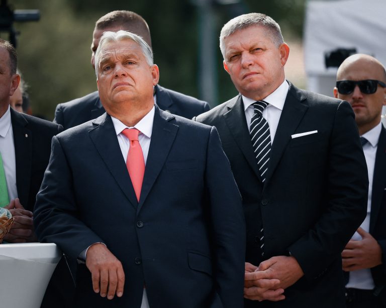 Viktor Orbán a Robert Fico. Foto: Bernadett Szabo/Reuters
