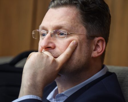 LOZ: Univerzitná nemocnica Bratislava kolabuje pre zlé riadenie. Jej šéf má viac úväzkov ako času