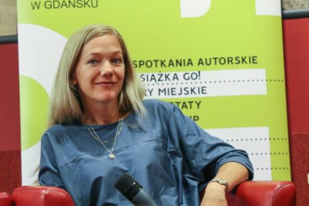 Gefahren für Kinder bei Handy und Tablet: Bestsellerautorin und Mutter warnt