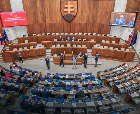 Šesť ministrov má padnúť. A kto si pamätá dôvody?