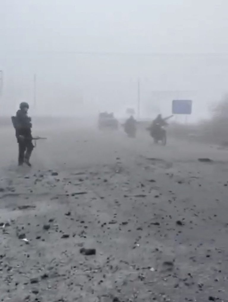 Ruskí vojaci v meste Pokrovsk. Foto: Sociálne médiá/Reuters